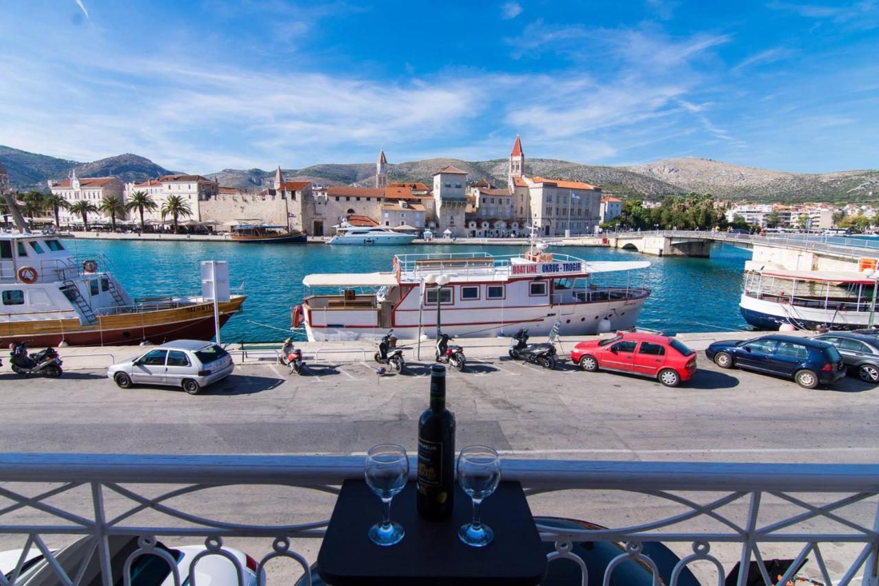 Vila Liza Bed & Breakfast Trogir Bagian luar foto