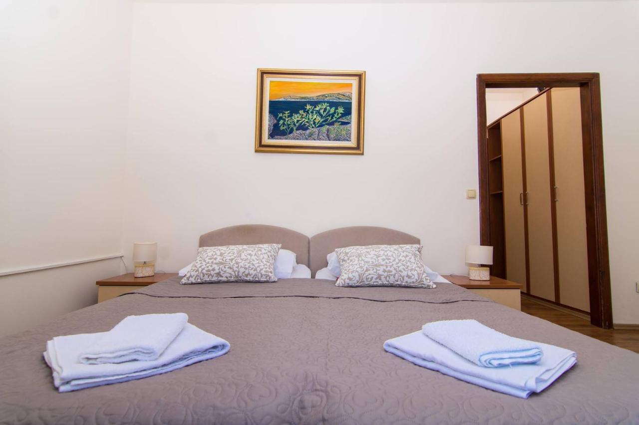 Vila Liza Bed & Breakfast Trogir Bagian luar foto