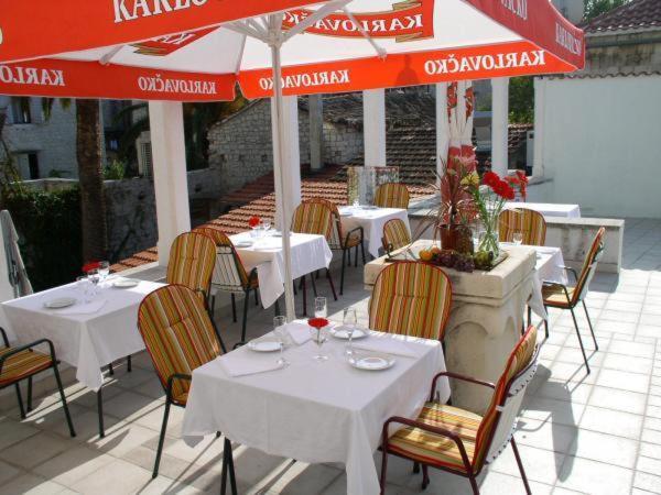 Vila Liza Bed & Breakfast Trogir Bagian luar foto
