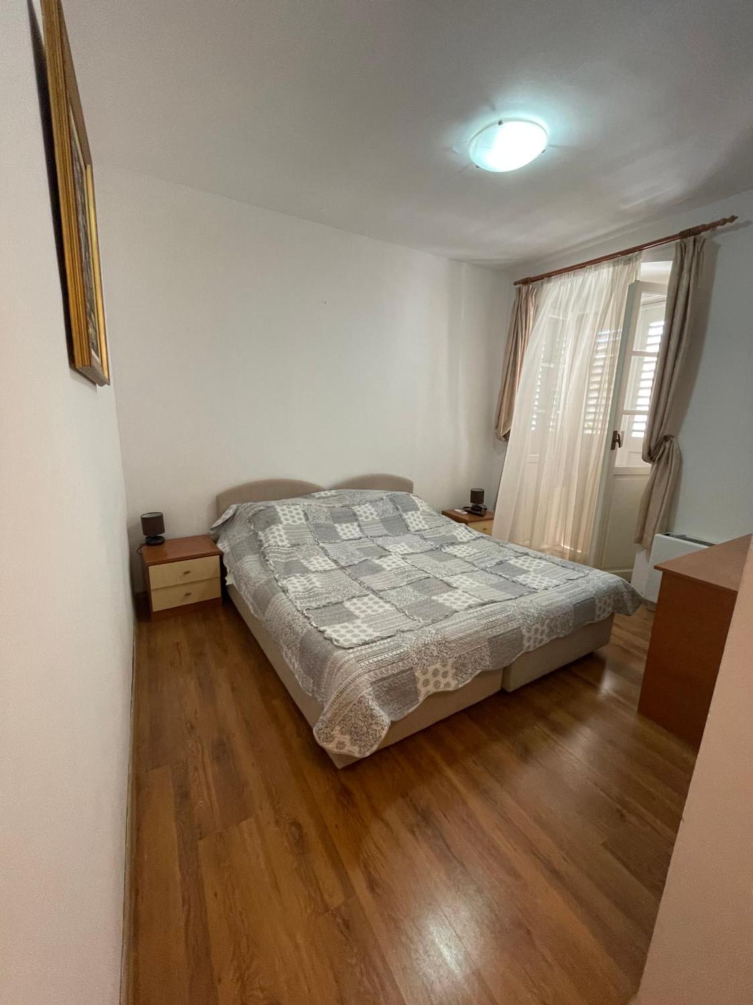 Vila Liza Bed & Breakfast Trogir Bagian luar foto