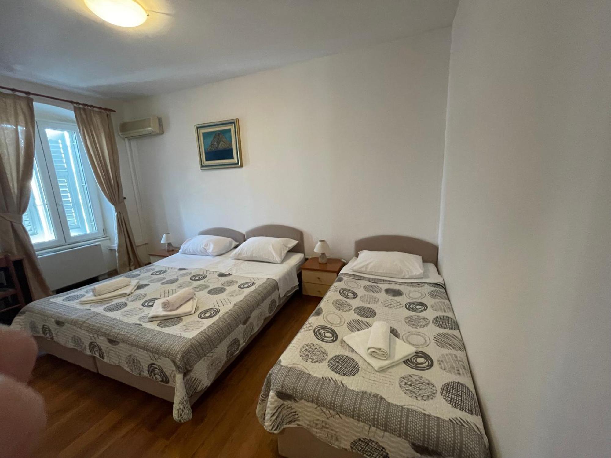 Vila Liza Bed & Breakfast Trogir Bagian luar foto
